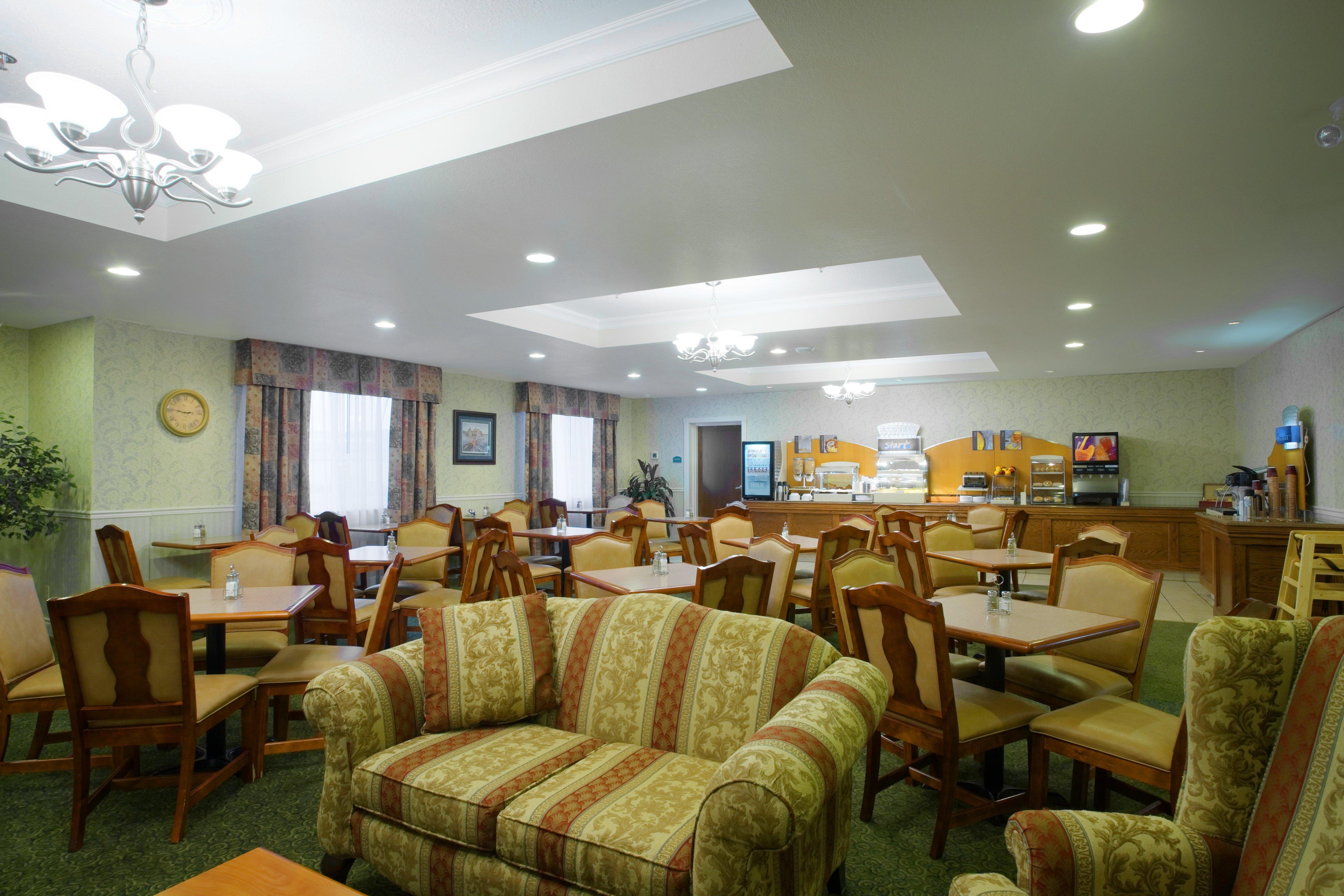 Holiday Inn Express Hotel & Suites 1000 Islands - Gananoque By Ihg Екстер'єр фото