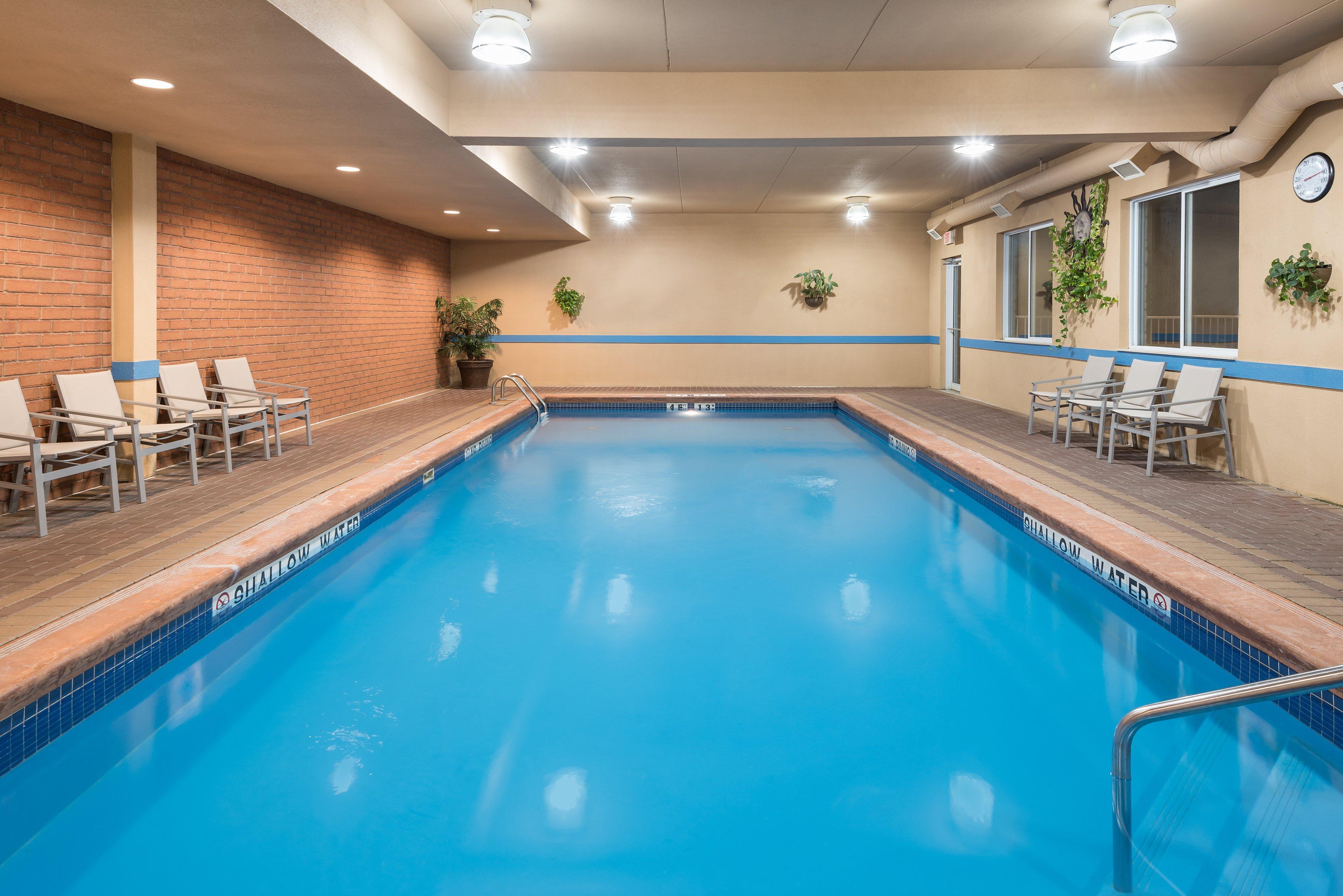 Holiday Inn Express Hotel & Suites 1000 Islands - Gananoque By Ihg Екстер'єр фото