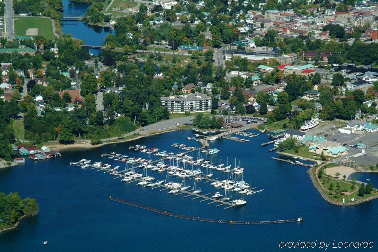 Holiday Inn Express Hotel & Suites 1000 Islands - Gananoque By Ihg Екстер'єр фото