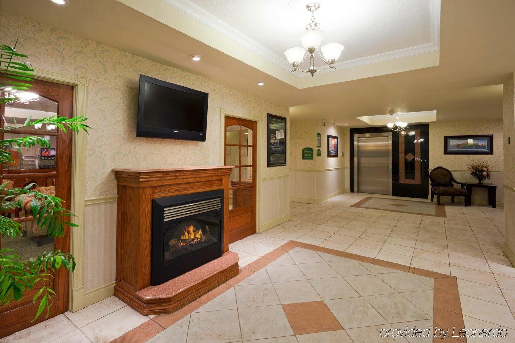 Holiday Inn Express Hotel & Suites 1000 Islands - Gananoque By Ihg Екстер'єр фото
